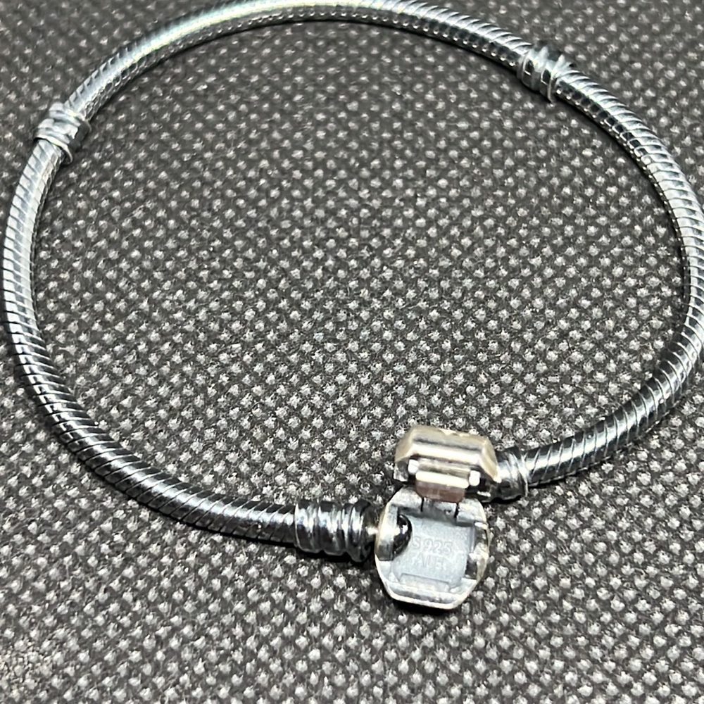 Pandora bracelets - Picture 2 of 4